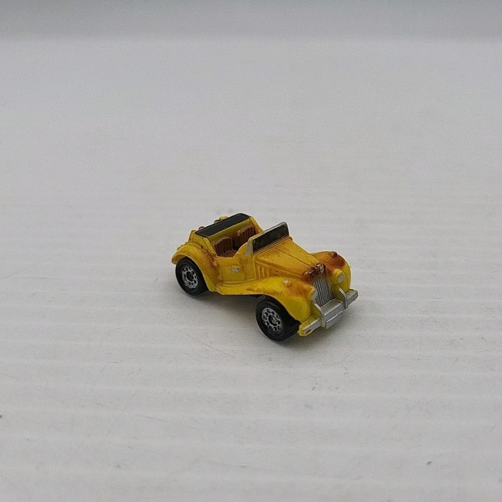 Small Micro Machine MG Convertible in‎ Yellow